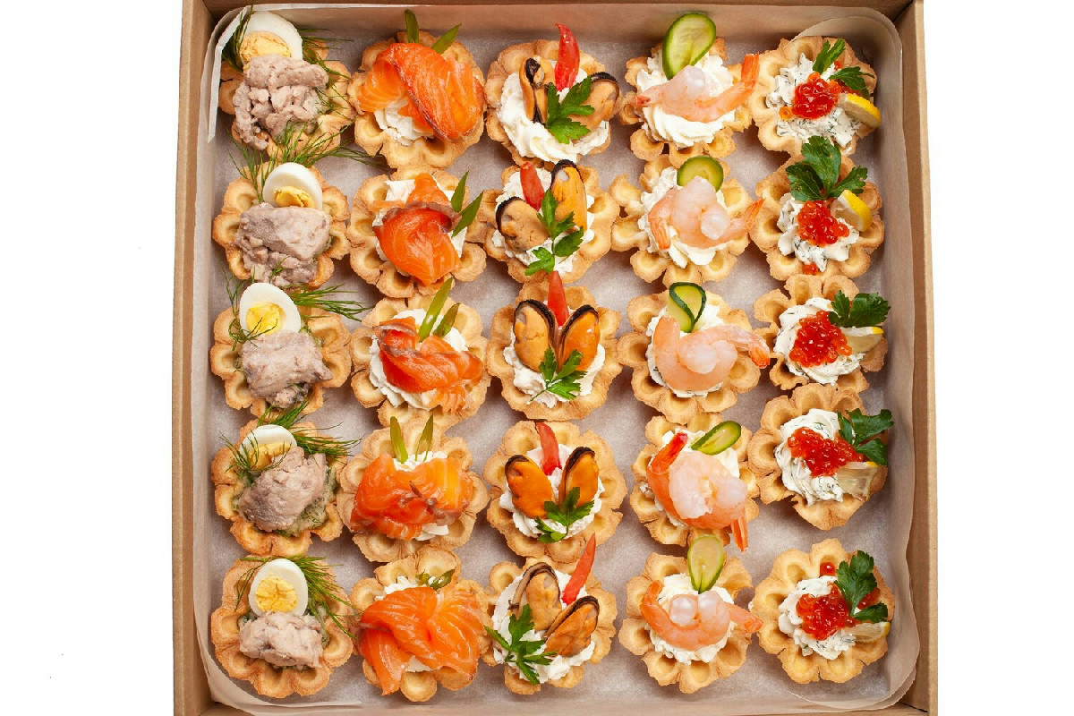 Cestini croccanti con delizie di mare: un antipasto raffinato per gli amanti dei sapori marini