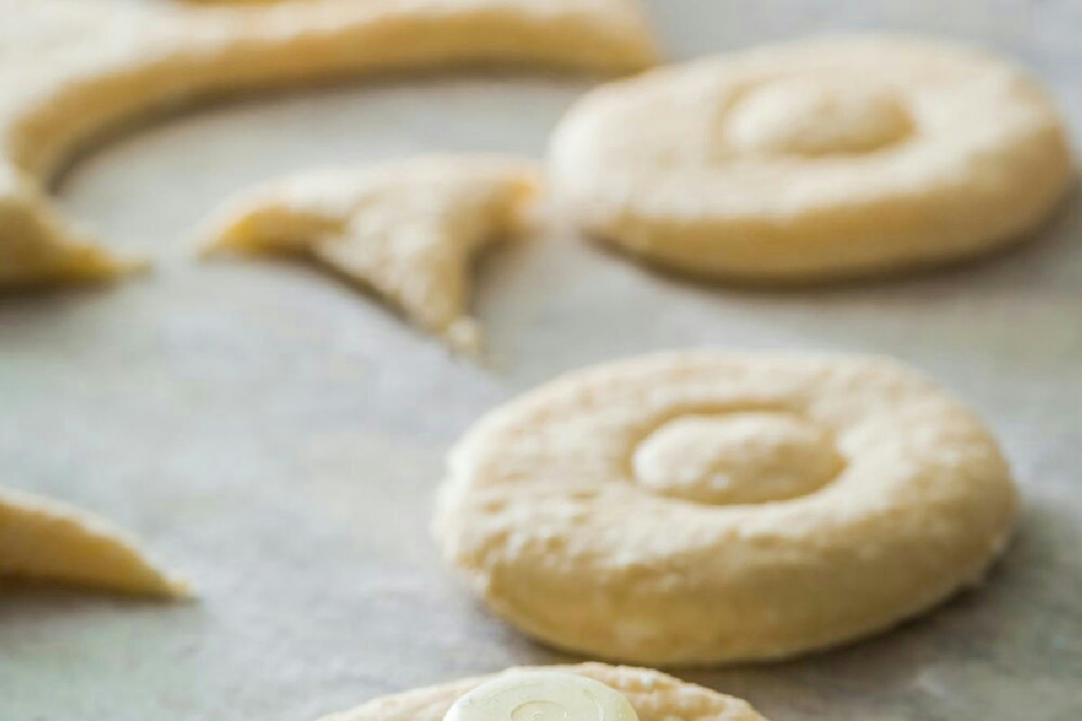 Tradizione e pasta frolla montata: il segreto per biscotti morbidi e friabili in ogni morso