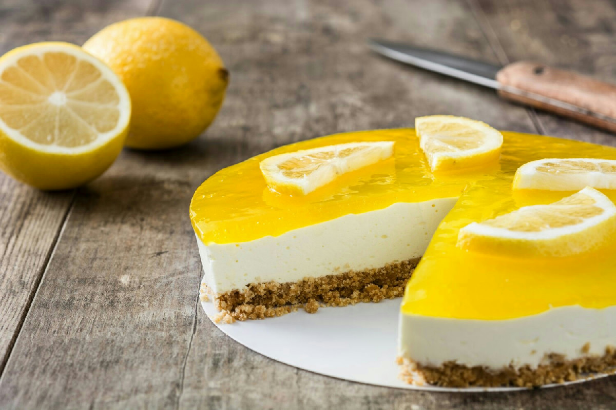 Chi ama i dolci freschi trova nel cheesecake al limone d’inverno il perfetto finale di sapore