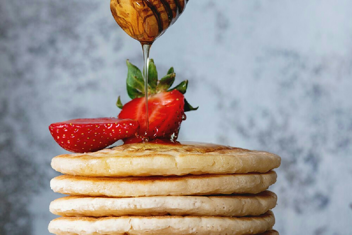 Colazioni con pancake proteici: 5 ricette nutrienti e gustose per iniziare bene la giornata