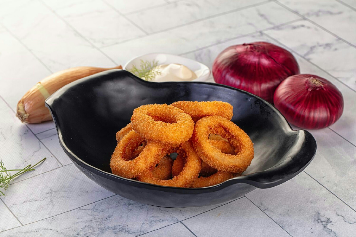 Croccantezza e sapore intenso: il segreto delle cipolle fritte dorate e fragranti