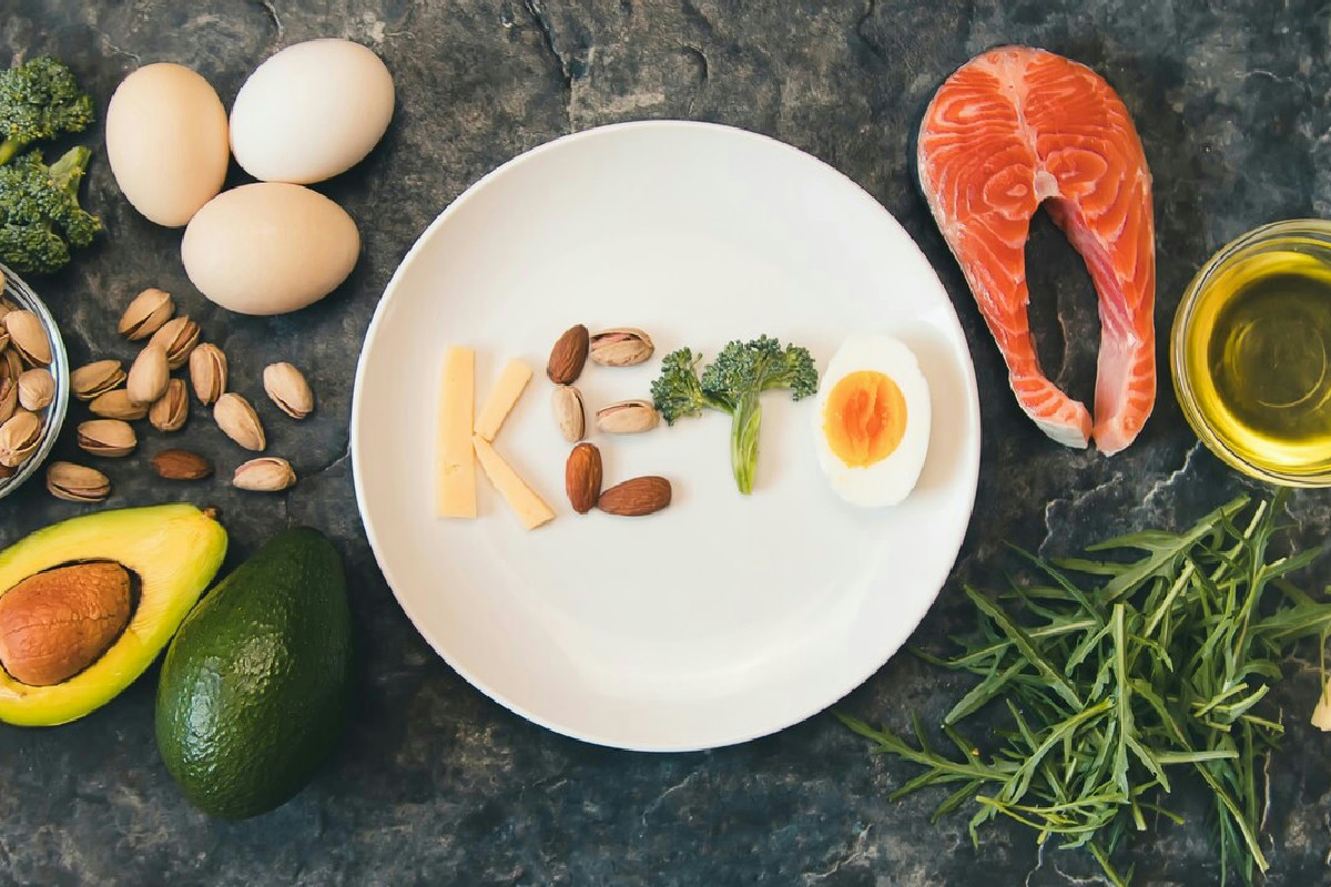 Effetti della dieta chetogenica sul corpo e guida all’orientamento nel nuovo regime alimentare